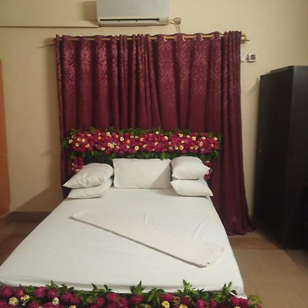 Al Rehman Guest Hous Hotel Hyderabad Bagian luar foto